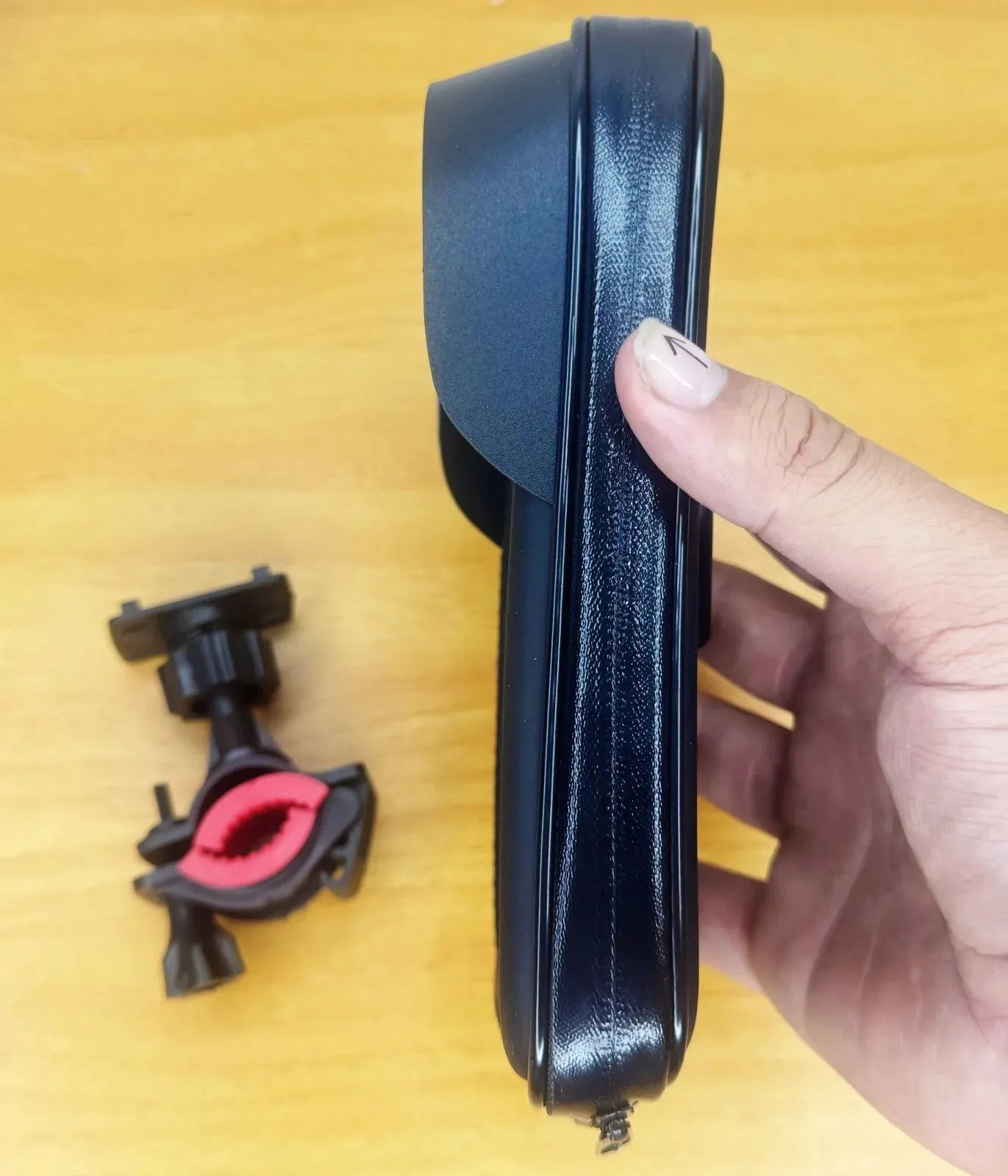 soporte celular para moto con gorra